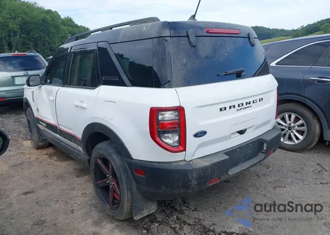 2021 Ford Bronco Sport Outer Banks z USA, uszkodzony, nr VIN 3FMCR9C68MRA95853
